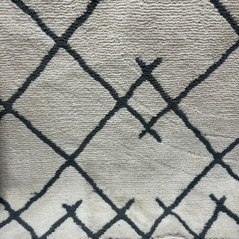 LIGHTLY LOVED - 7'x10' Kenya Fleece Geometric Design Tufted Area Rug Cream - Project 62 - HomeLife