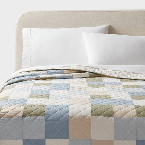 King Pieced Quilt Blue/Ivory/Green - Threshold™