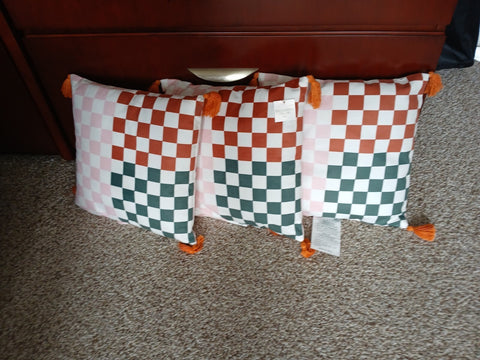 Checkered Throw Pillow W/Tassels