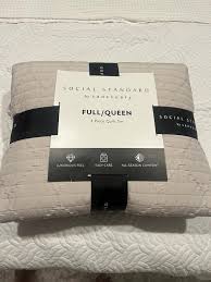 Full/Queen - Social Standard by Sanctuary Reversible Seersucker Textured Quilt Set