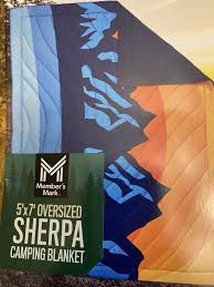 Member's Mark 5' x 7' Oversized Sherpa Camping Blanket